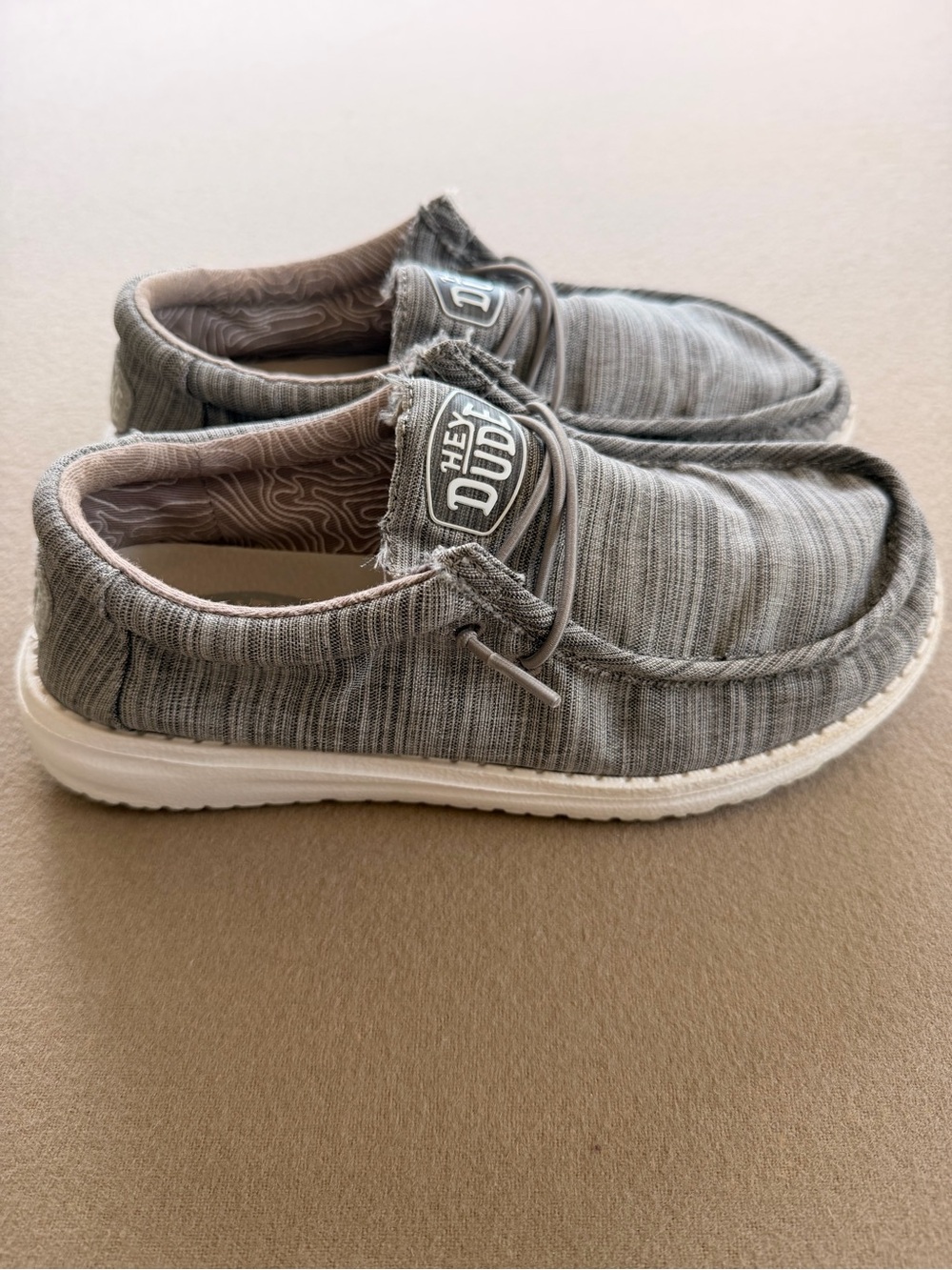 Hey Dude Kids Wally Stretch Slip-Ons in Stone. Great condition lots of life left - Picture 3 of 6